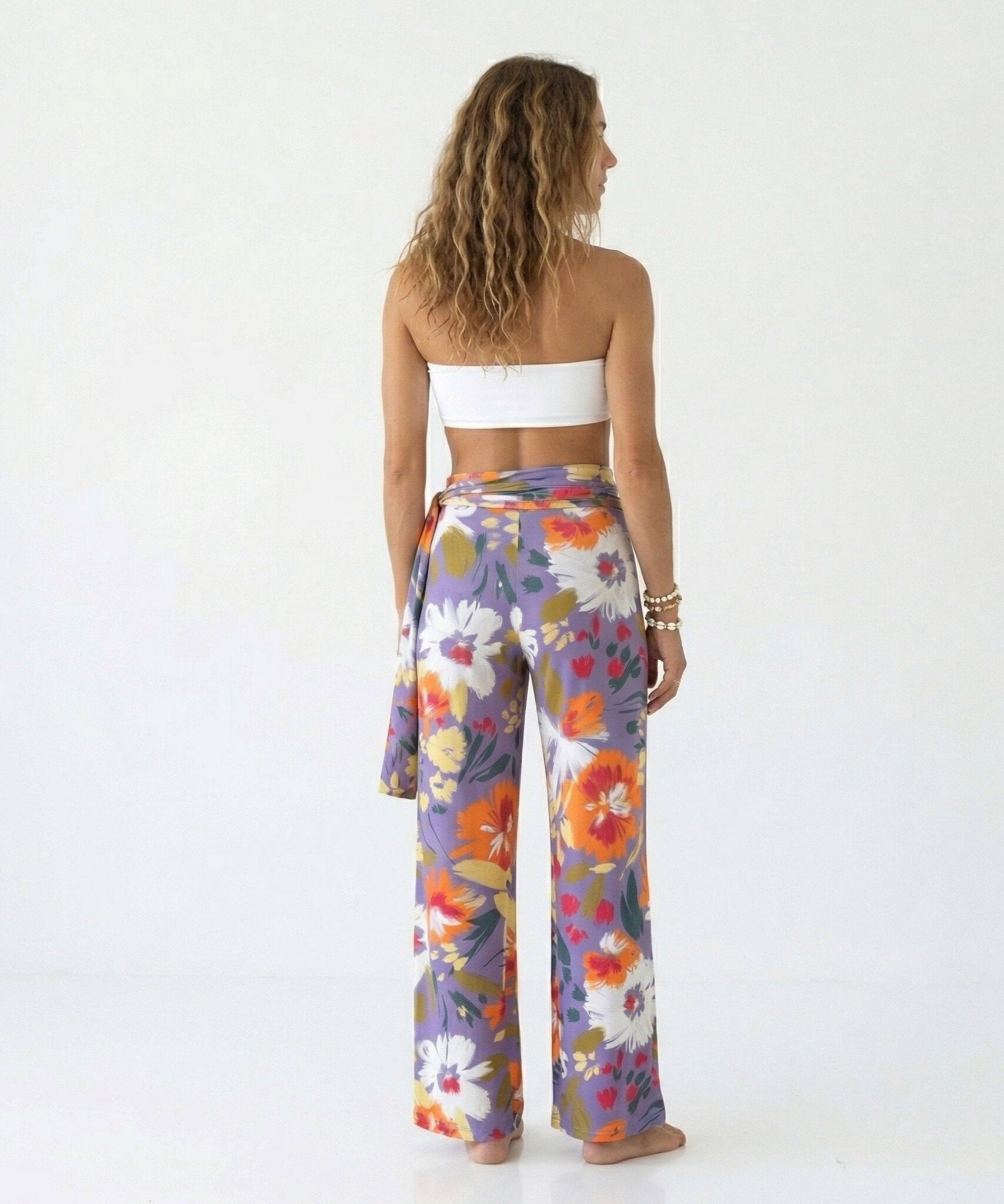 Model Back: Rio De Sol Beach Trousers Garden-Flower Pants Knot