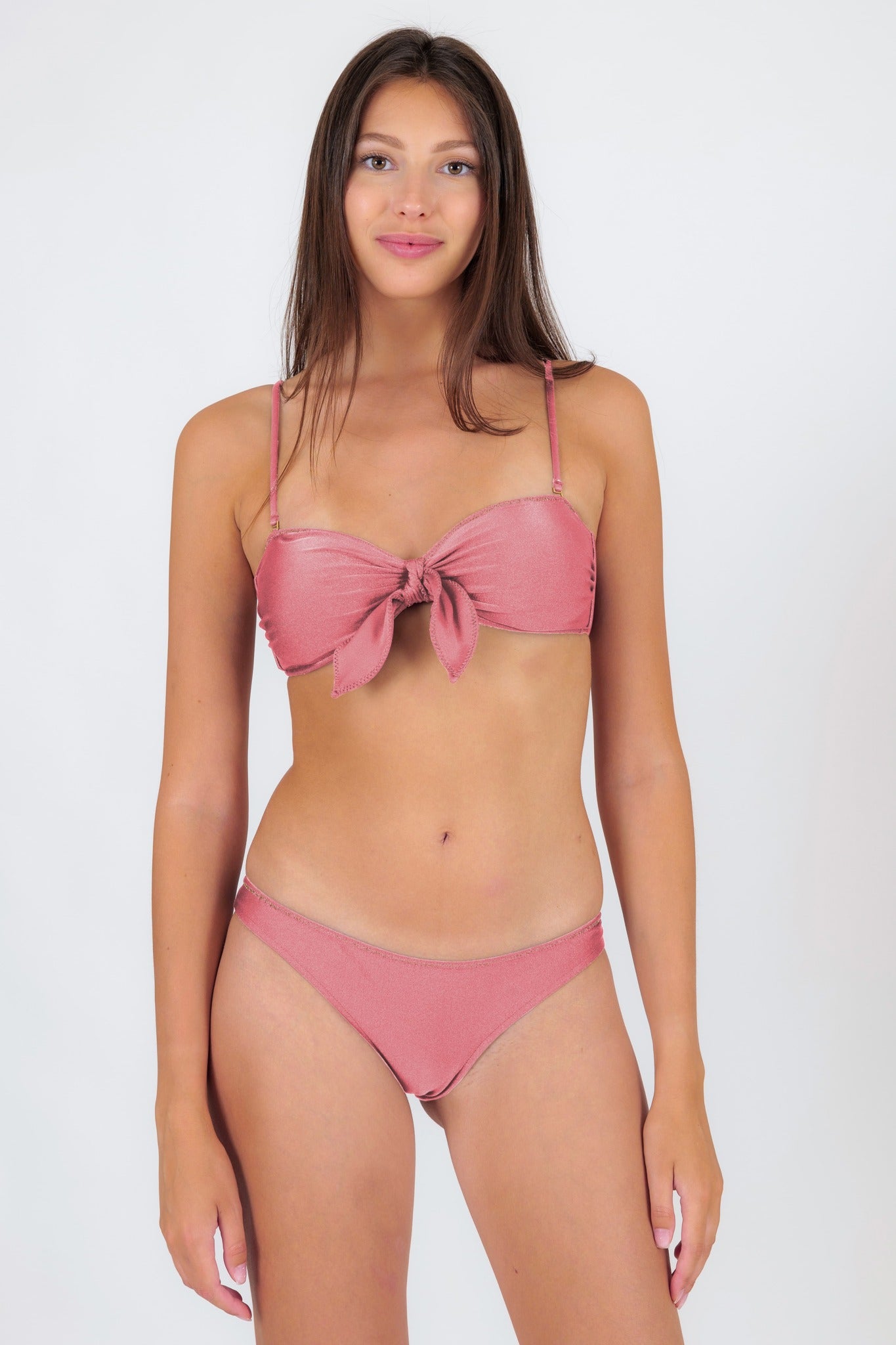 Model Front: Rio De Sol Set Set Shimmer-Confetti Bandeau-Knot Essential