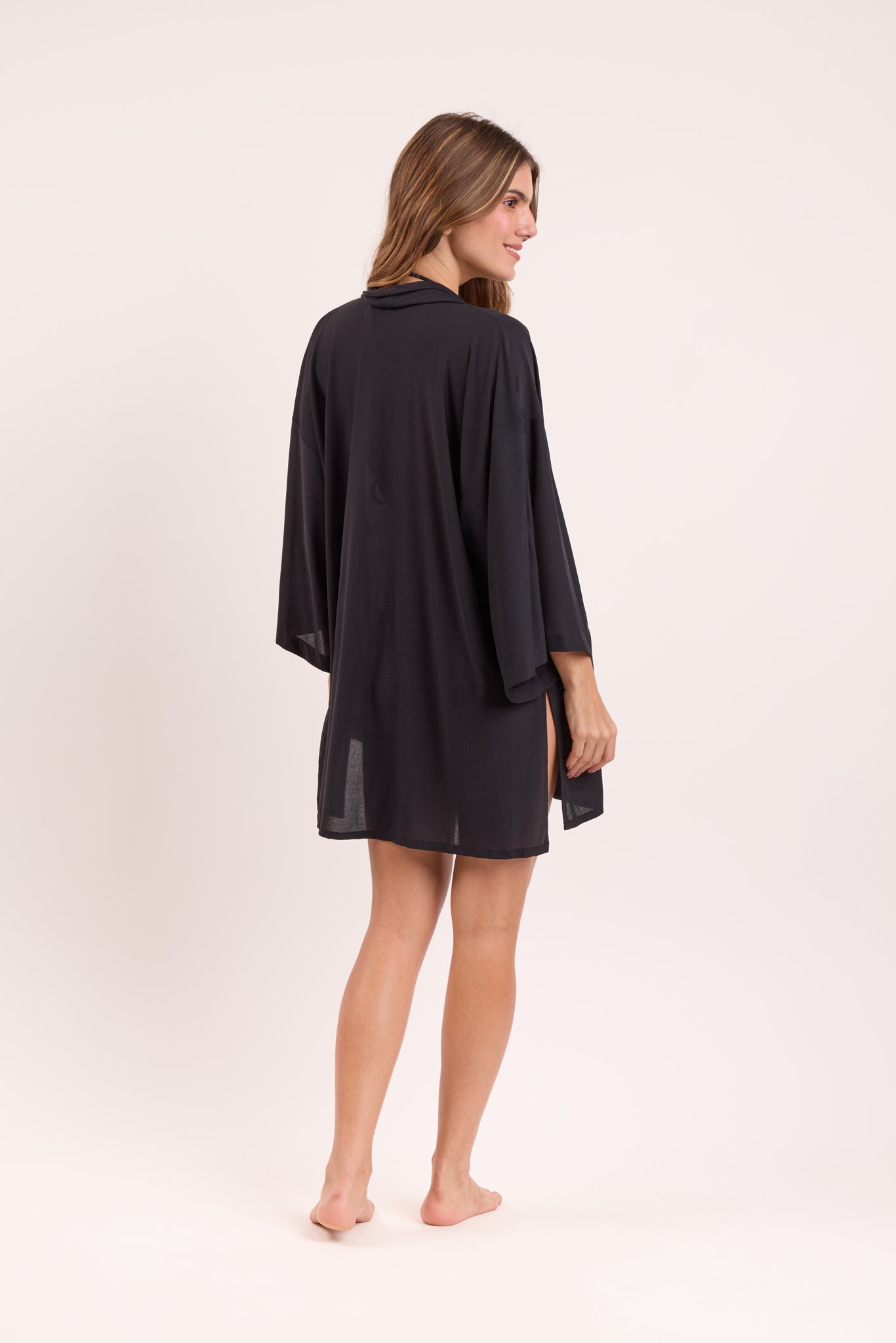 Model Back: Rio De Sol Kaftans / Cover Ups Black Kimono