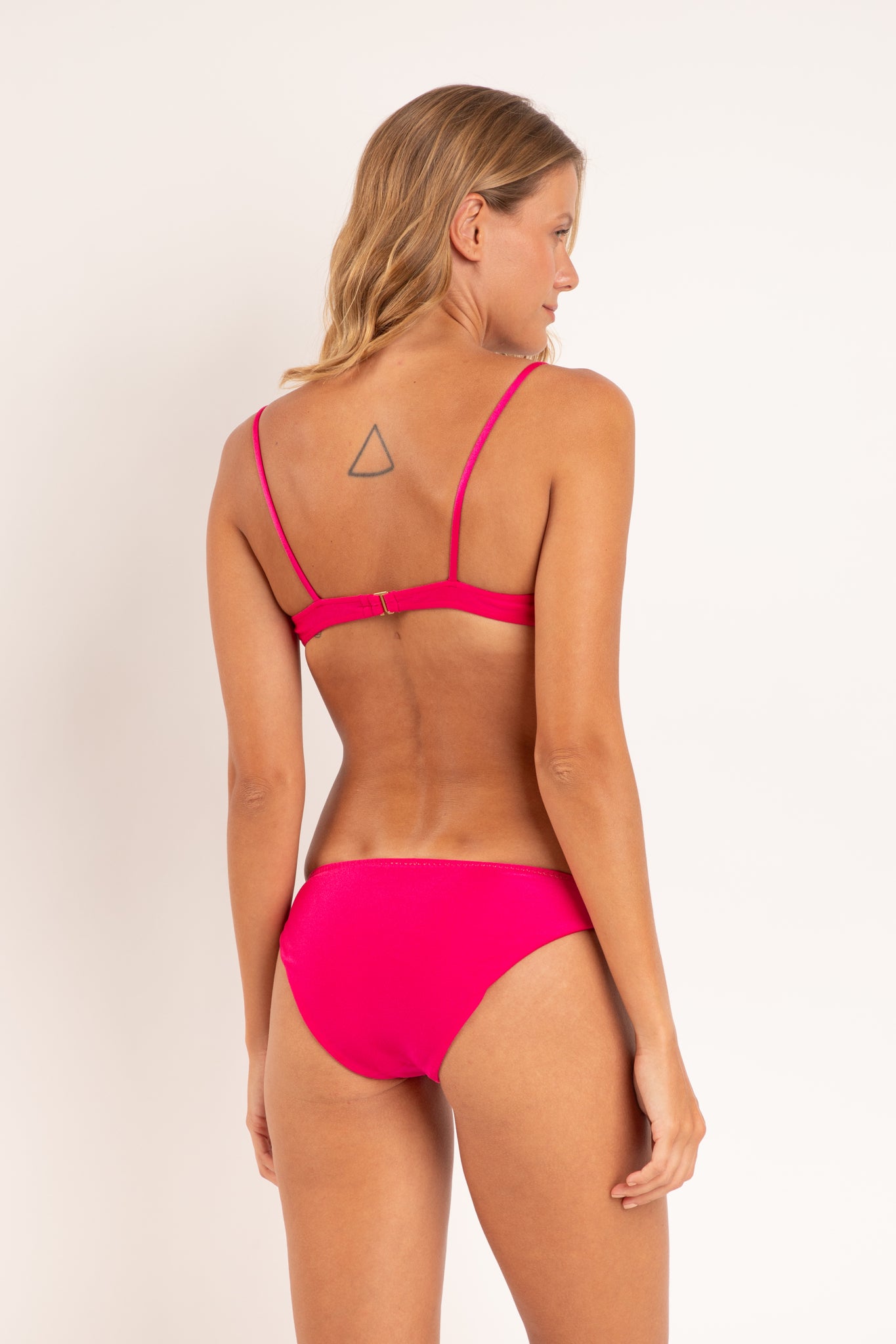 Model Back: Rio De Sol Top Top Shimmer-Olinda Balconet-Tie