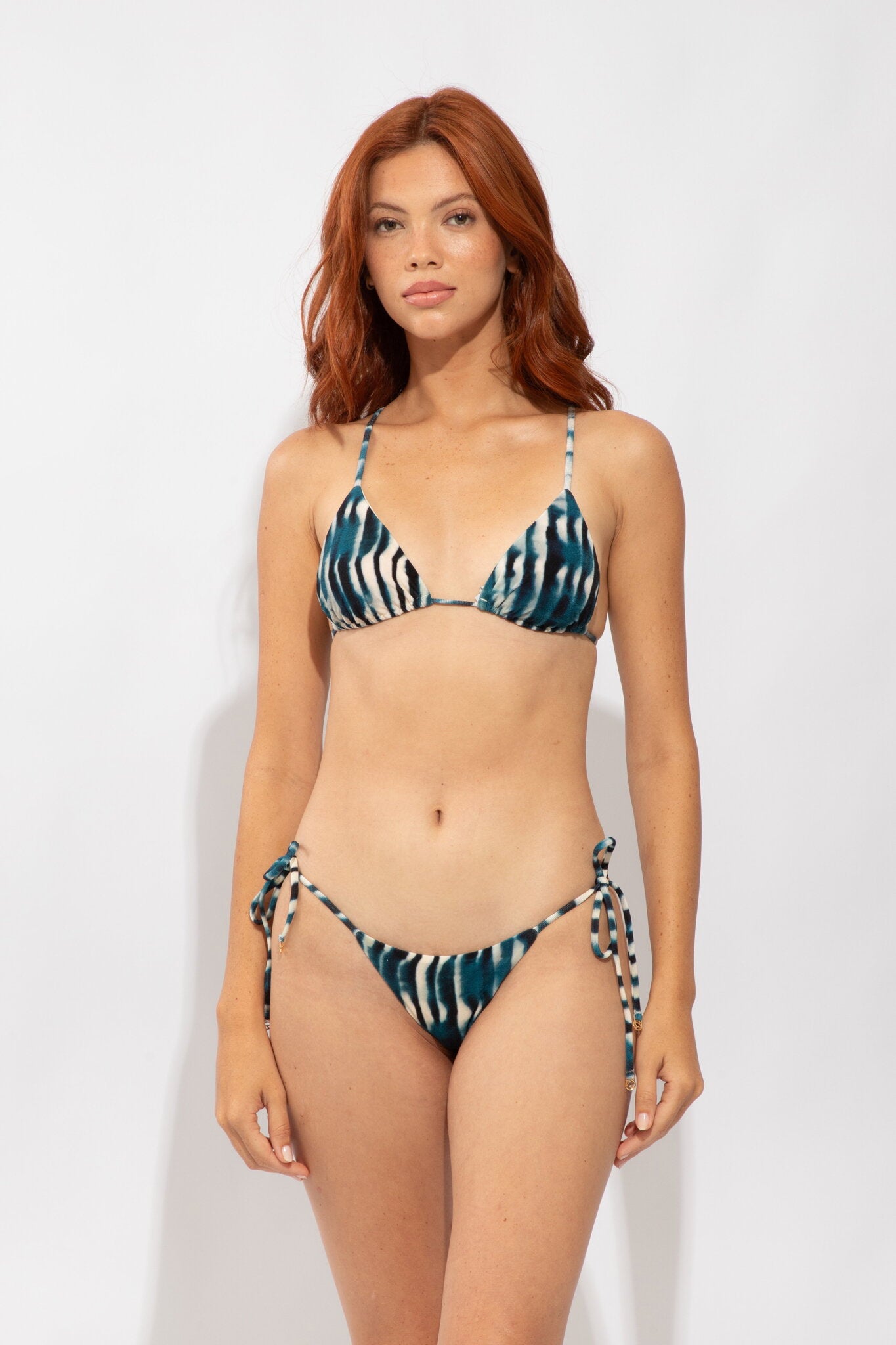 Model Front: Rio De Sol Set Set Azule Lia Cheeky-Tie