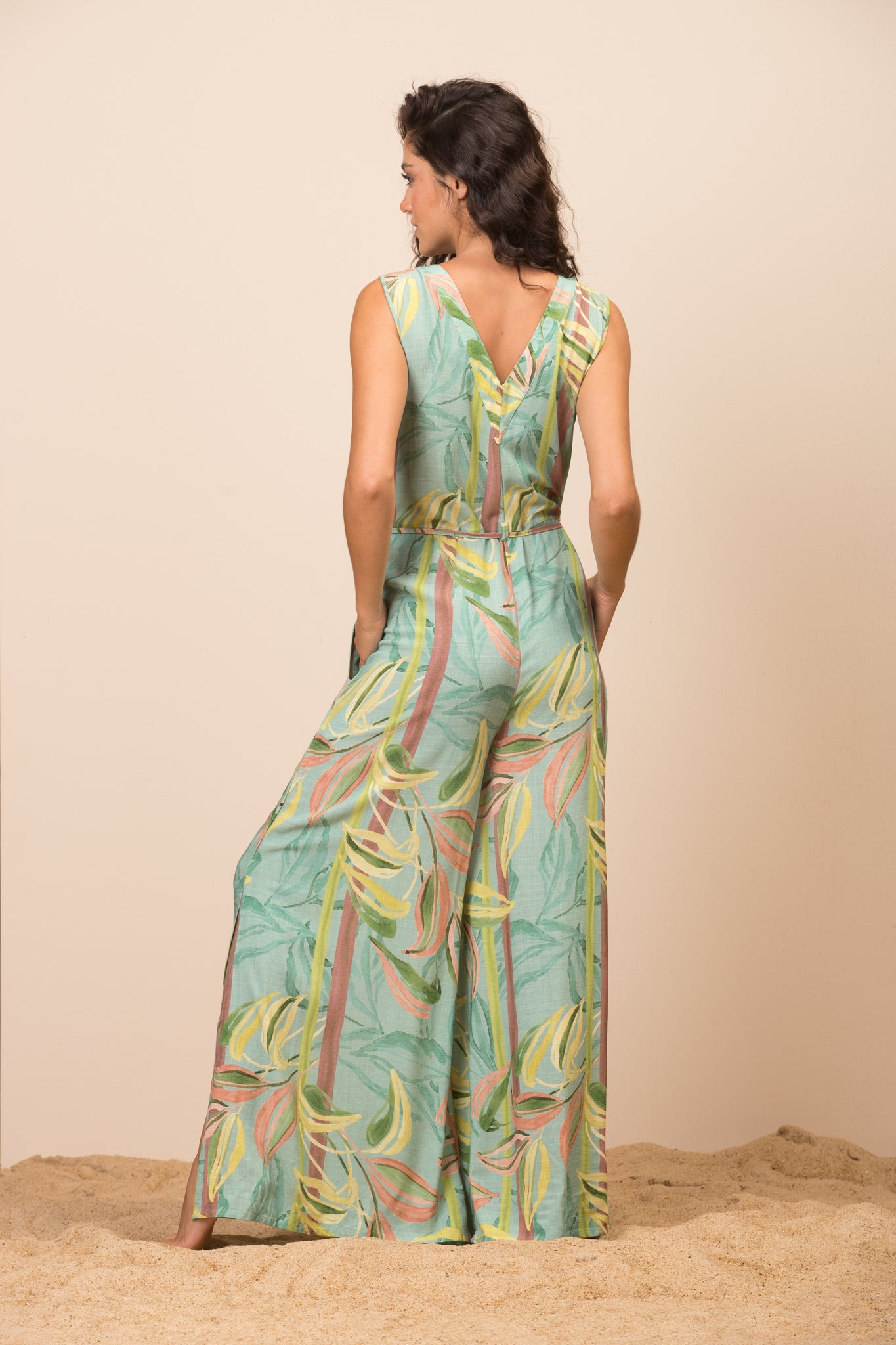 Model Back: La Playa Jumpsuits Macacao Retaga Bambu