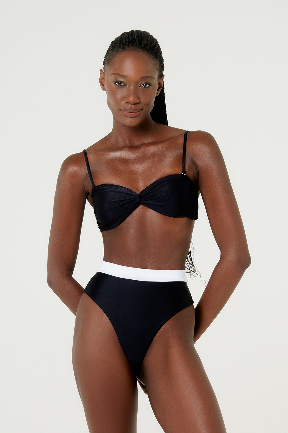 Model Front: Blueman Top Top Latino Belga Preto