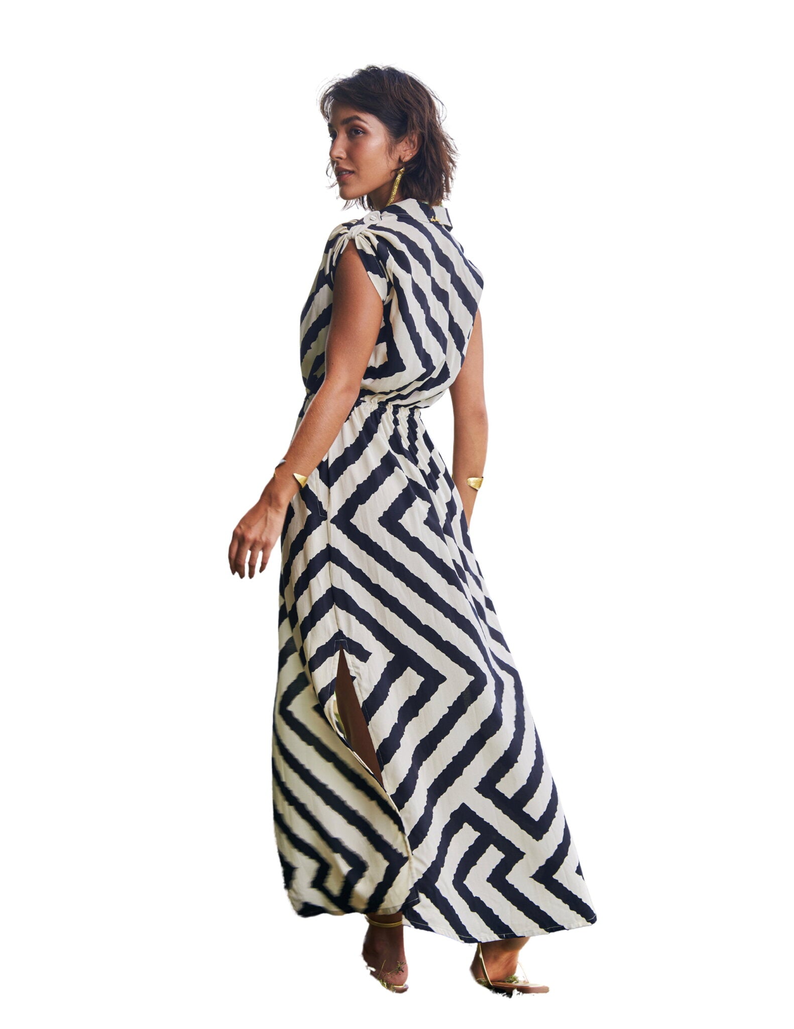 Model Back: Lua Morena Shirtdress Long Shirtdress Seringueira