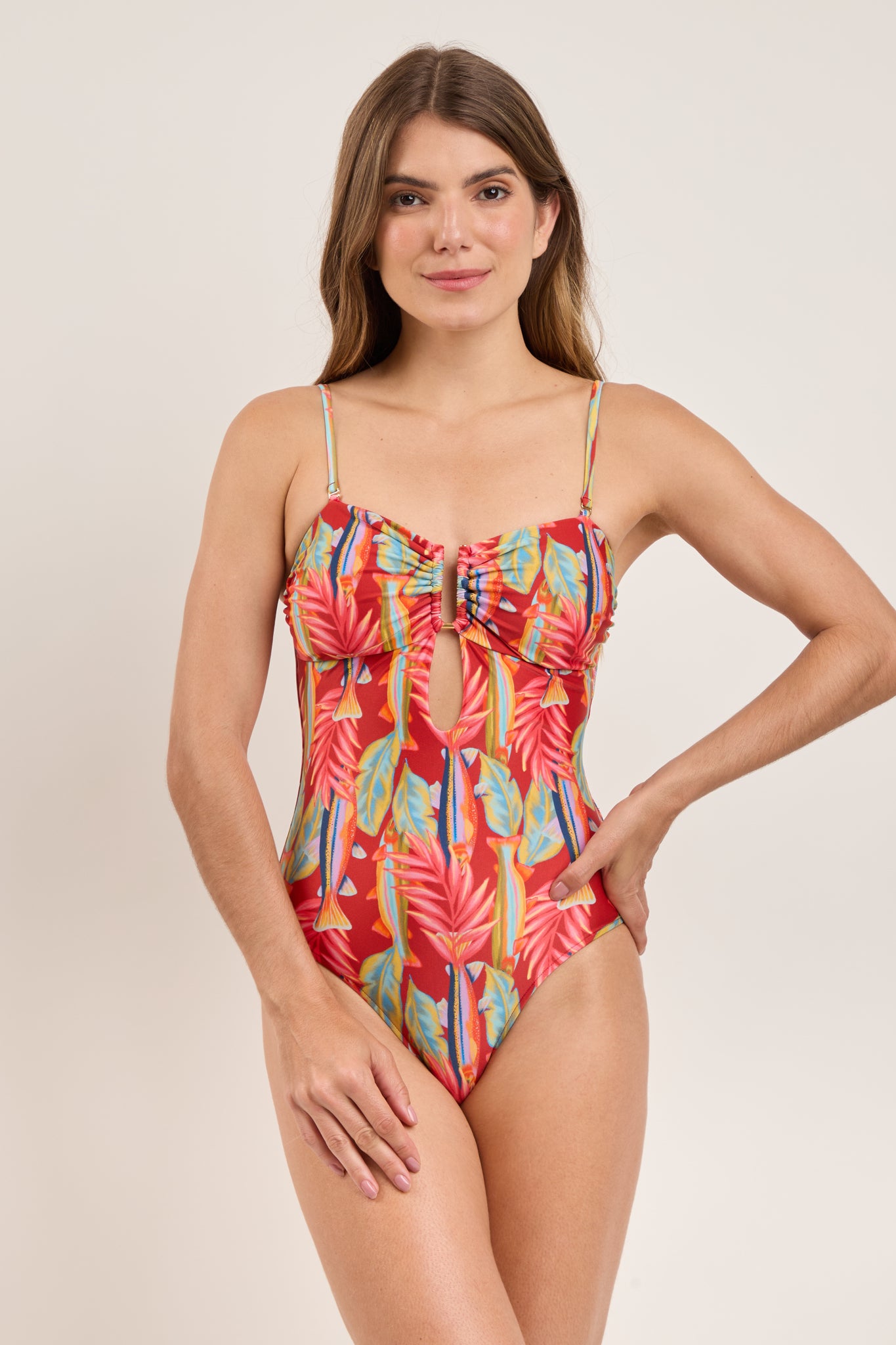 Model Front: Rio De Sol One-Piece Sea-Bloom Sara-Op