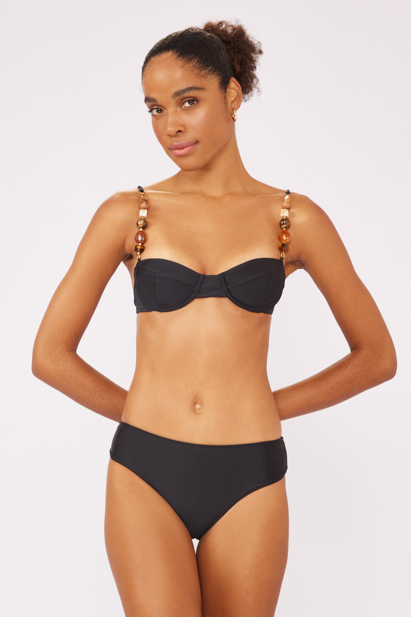 Model Front: Blueman Set Set Preto Chandon Sunquine