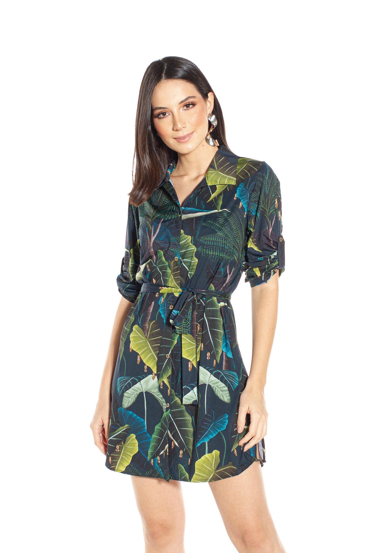 Model Front: Lua Morena Shirtdress Chemise Uv Crisalida