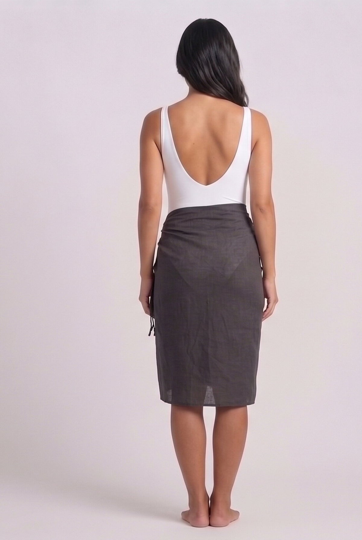 Model Back: Bali Blue Pareo Canga Black Pearl