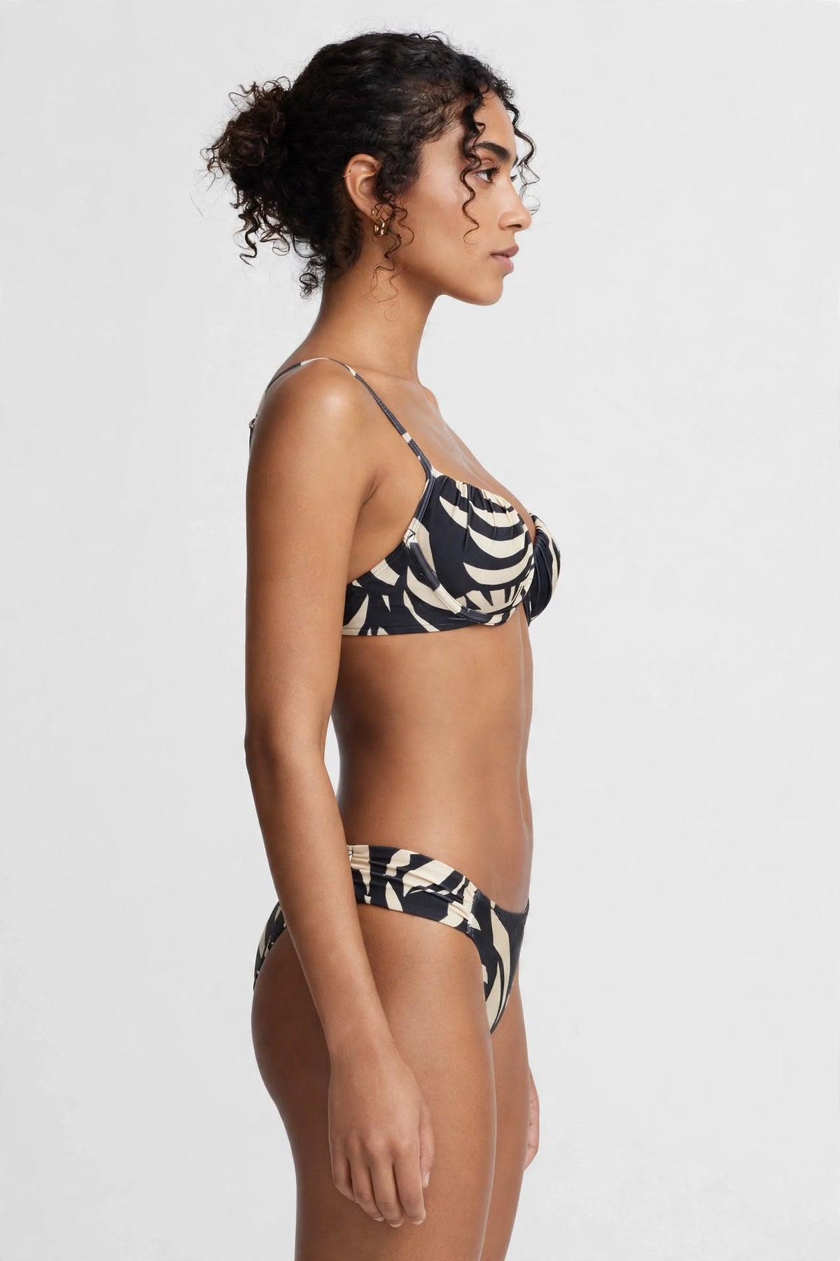 Image 04: Lua Morena Bikini Bottoms Bottom Brisa-Da-Noite Drapeada-Fina