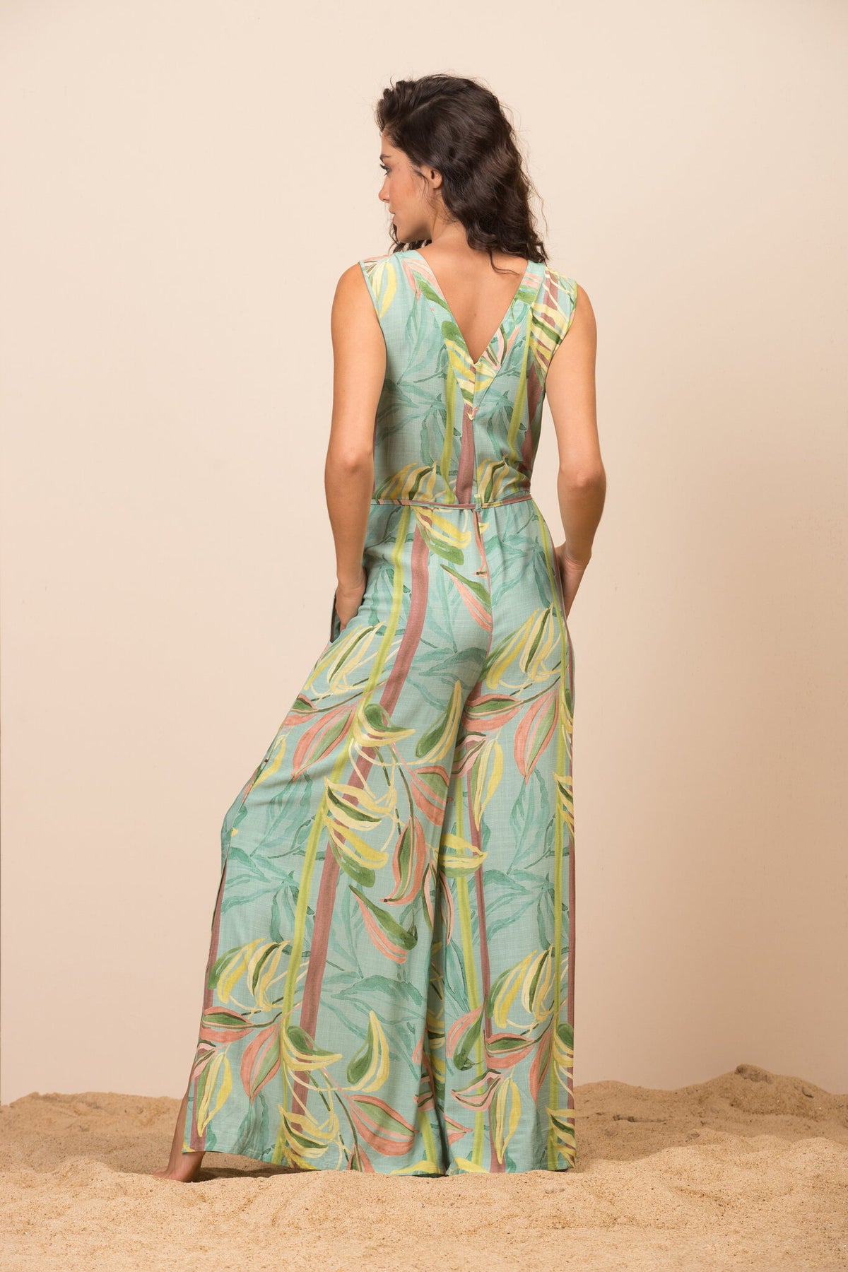 Model Back: La Playa Jumpsuits Macacao Retaga Bambu