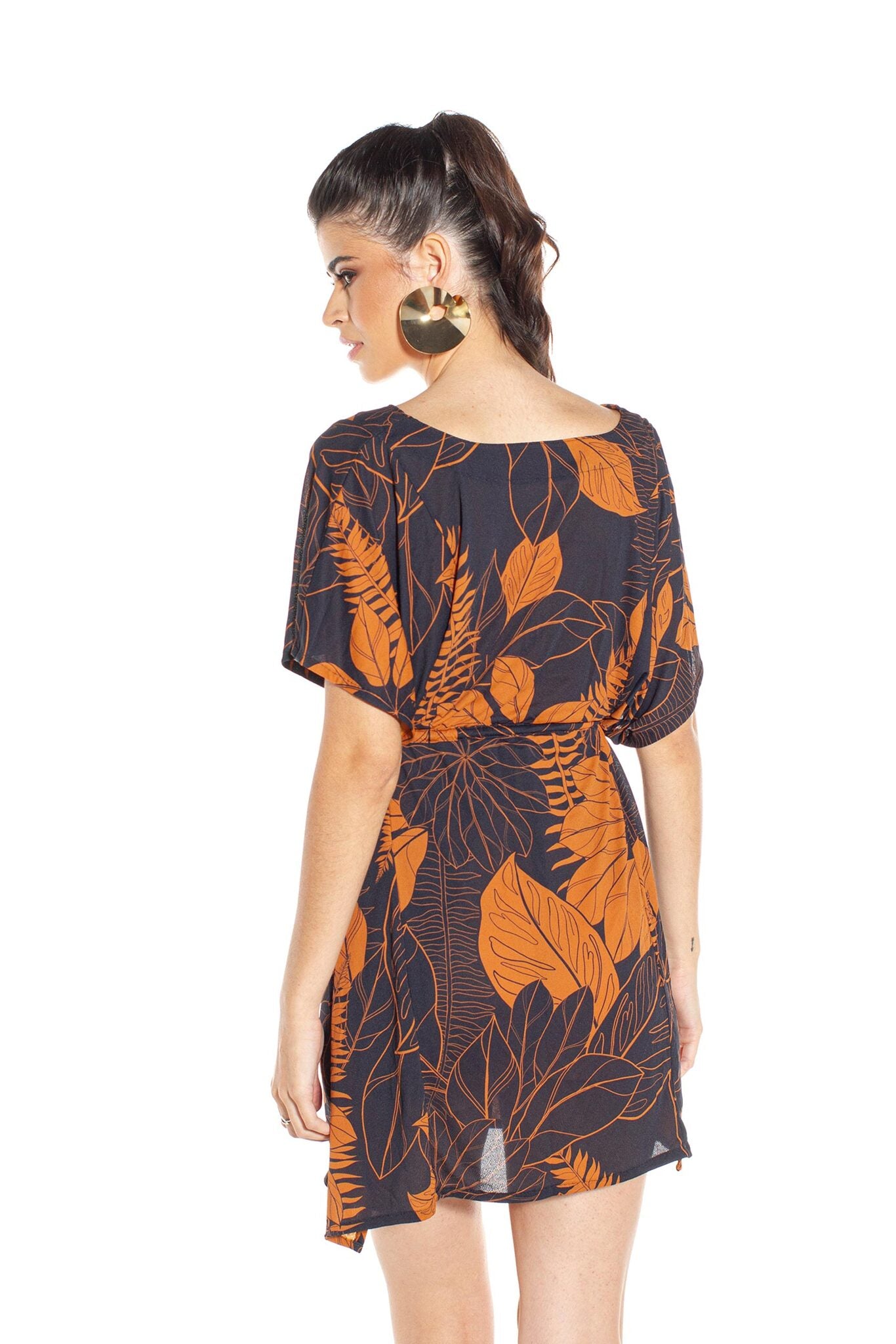 Model Back: Lua Morena Kaftans / Cover Ups Kaftan Frente-Costas Crepe Folhagem Terra