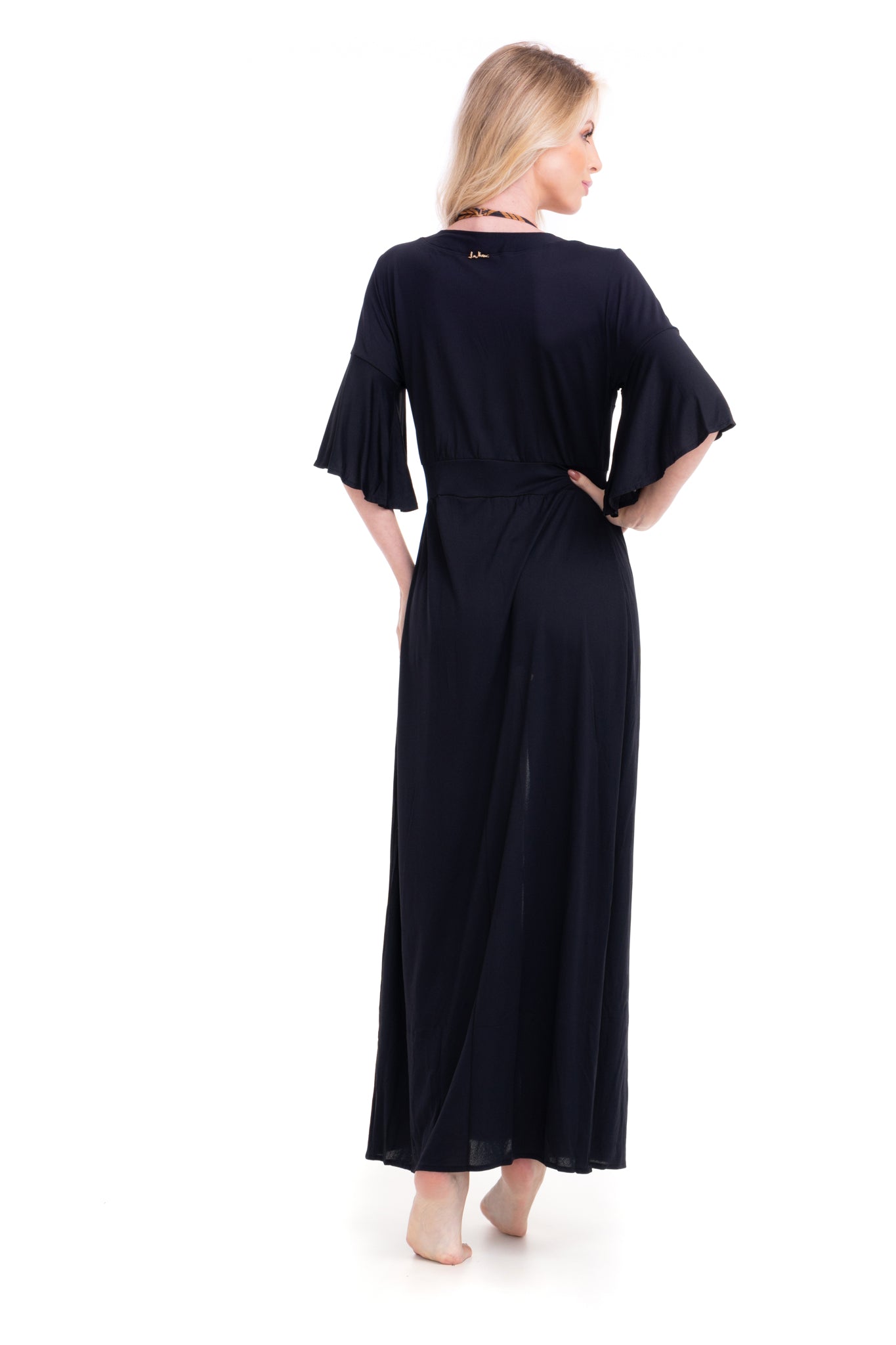 Model Back: Lua Morena Maxi Dresses Kimono Longo Crepe Liso Preto