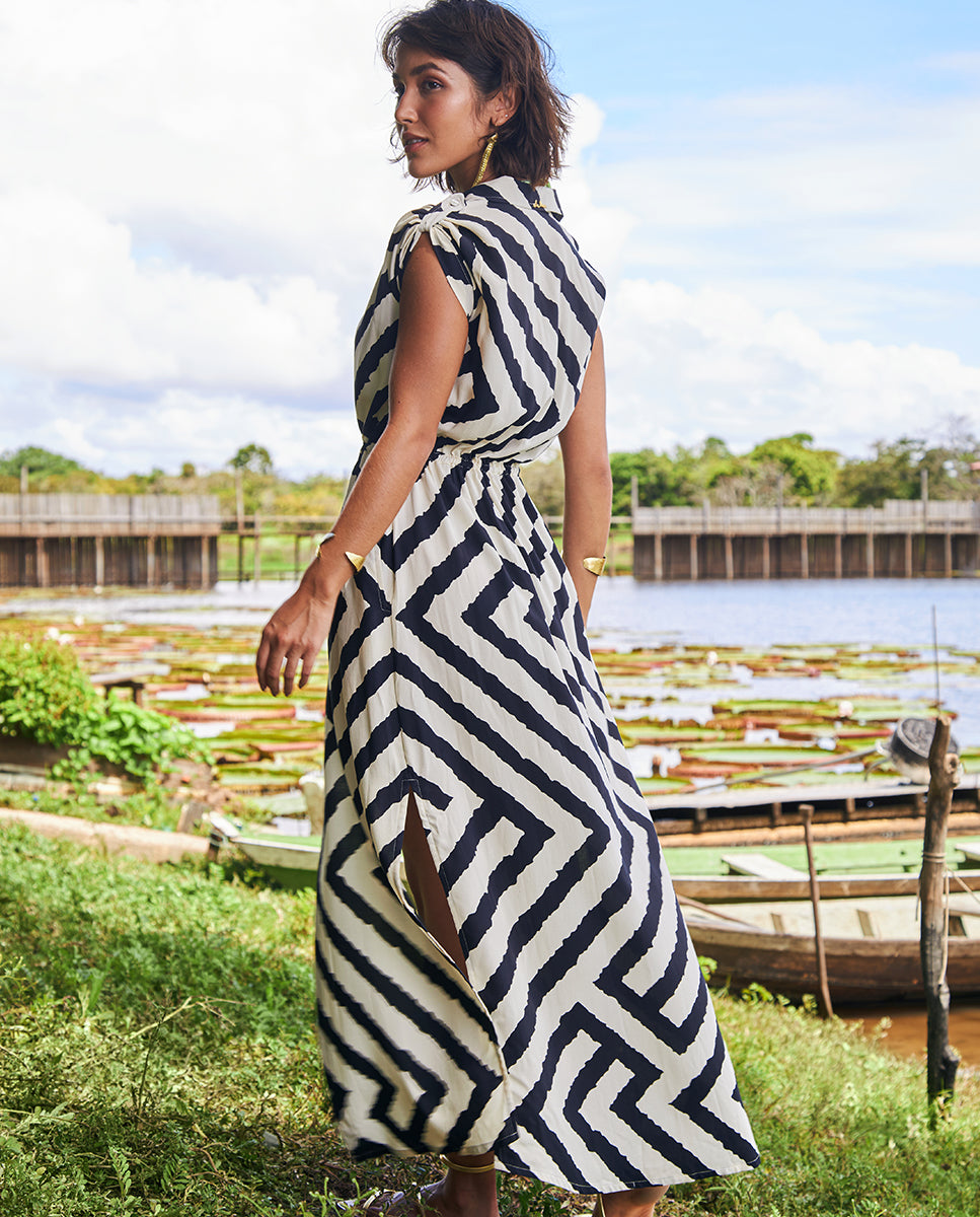 Image 04: Lua Morena Shirtdress Long Shirtdress Seringueira