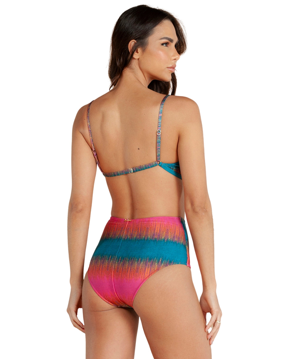 Model Back: Lua Morena Top Top Cinta Saire