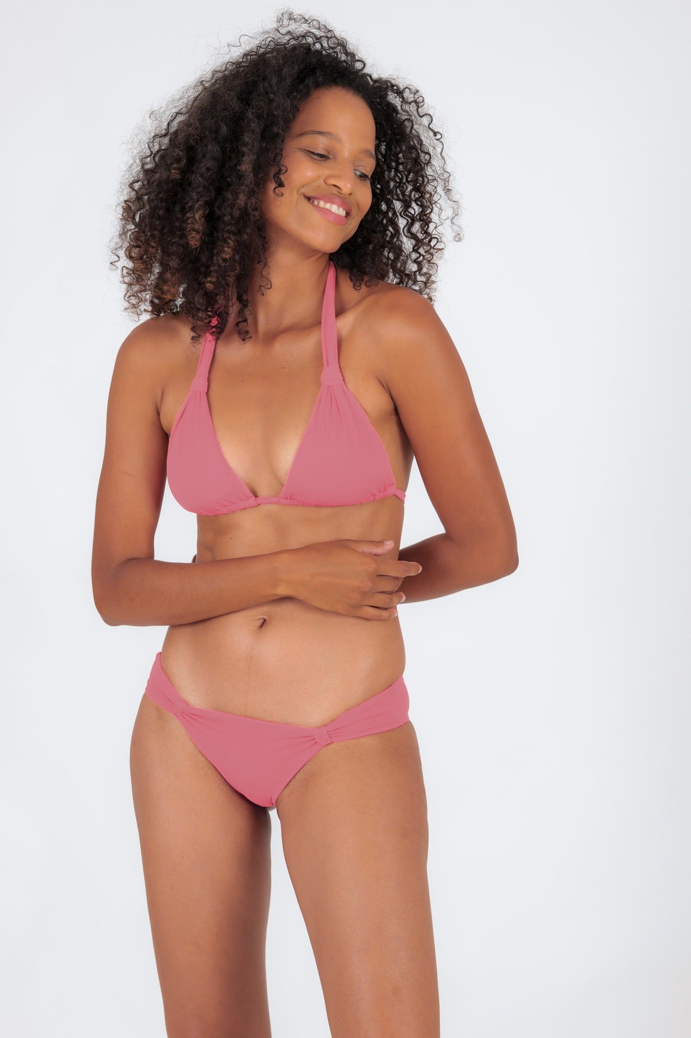 Model Front: Rio De Sol Set Set Confetti Mel