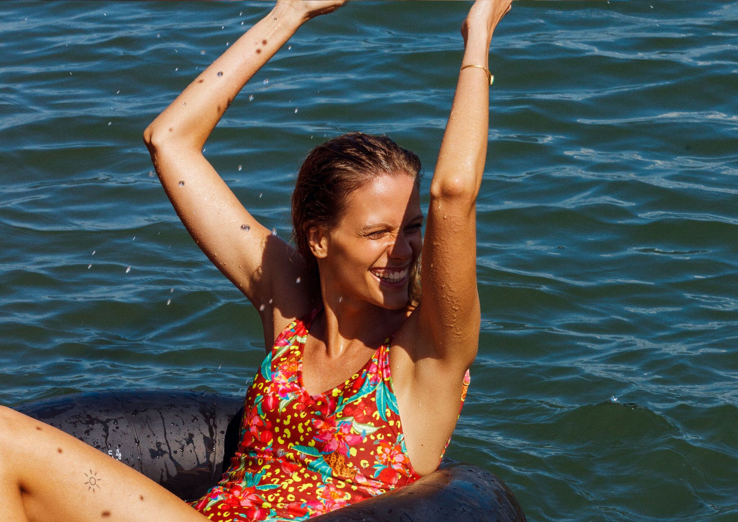 Image 06: Rio De Sol One-Piece Tropics Hype