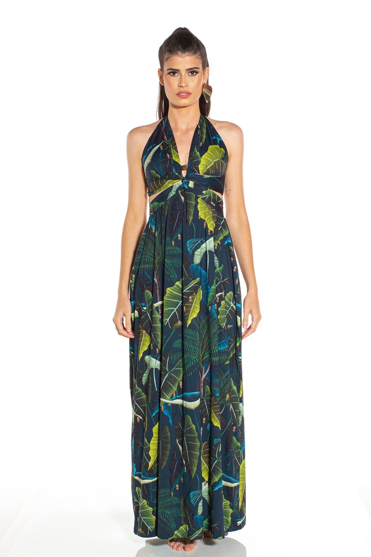 Model Front: Lua Morena Maxi Dresses Vestido Sicilia Uv Crisalida