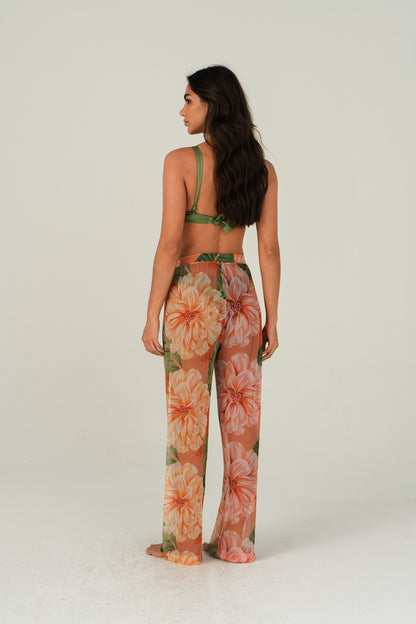 Model Back: Lua Morena Beach Trousers Rosa-Silvestre Pants Tule