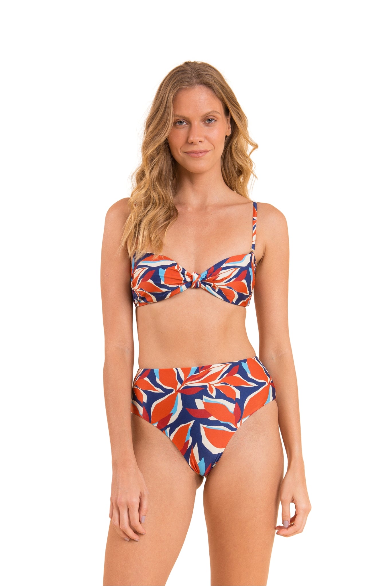 Model Front: Rio De Sol Top Top Leaves Bandeau-Joy