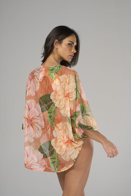 Model Back: Lua Morena One-Piece Maio Rosa-Silvestre Capa