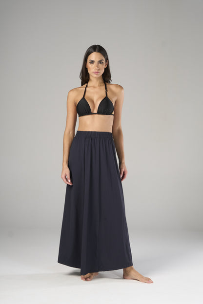 Model Front: Lua Morena Beach Skirt Preto Pareo Skirt Babado
