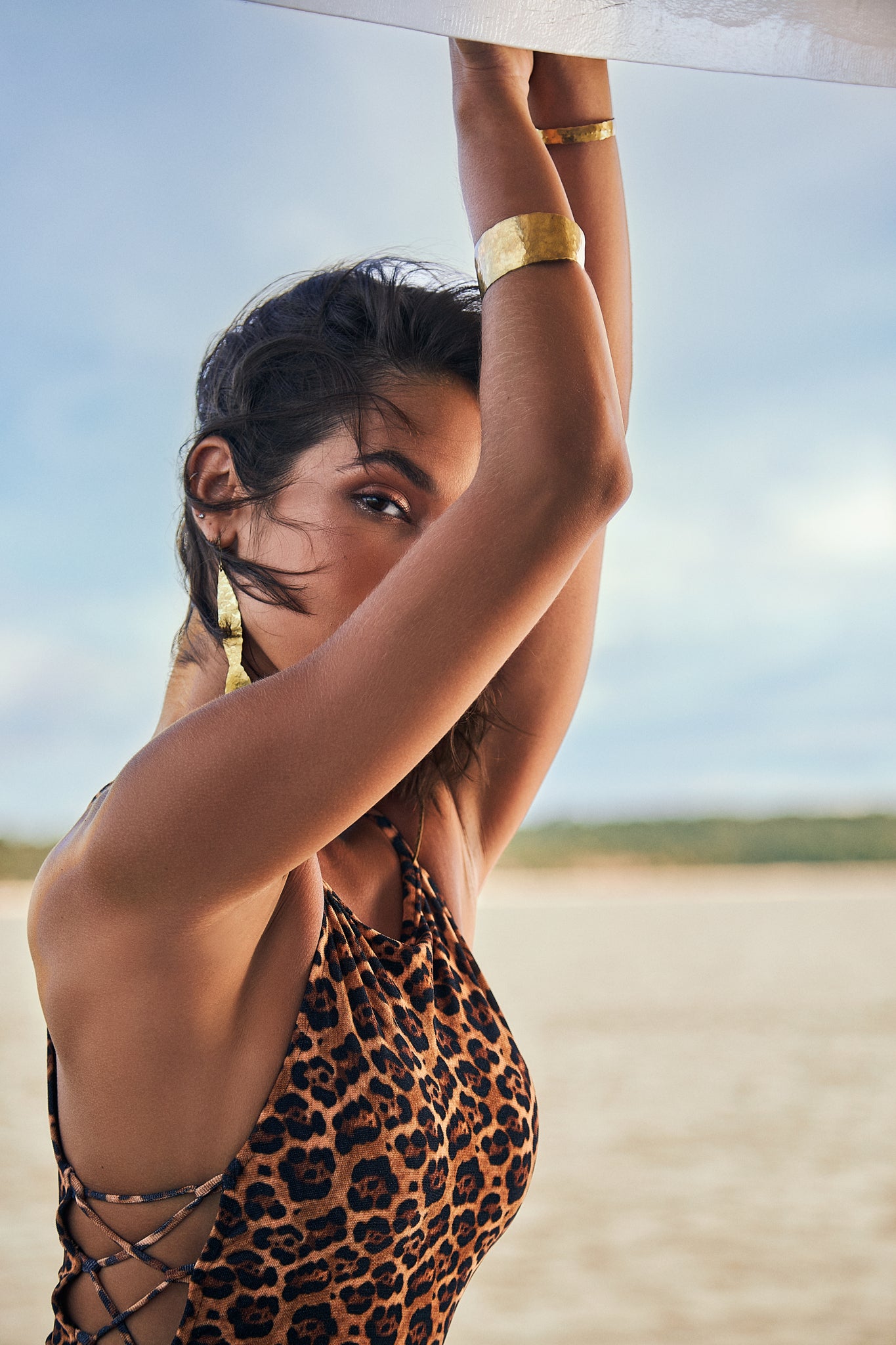 Image 04: Lua Morena One-Piece Lateral Trancada Onca Plush