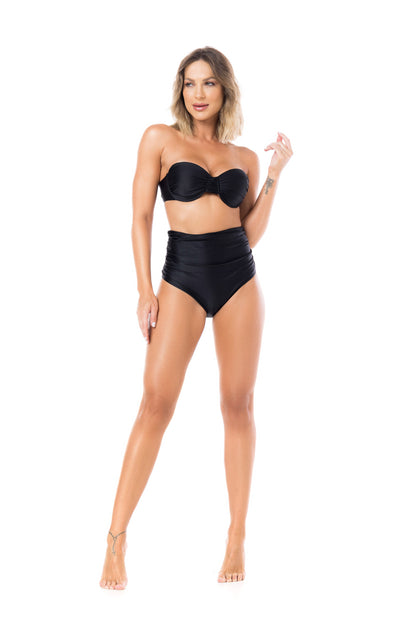 Model Front: La Playa Top Top Franzido Hot Preto
