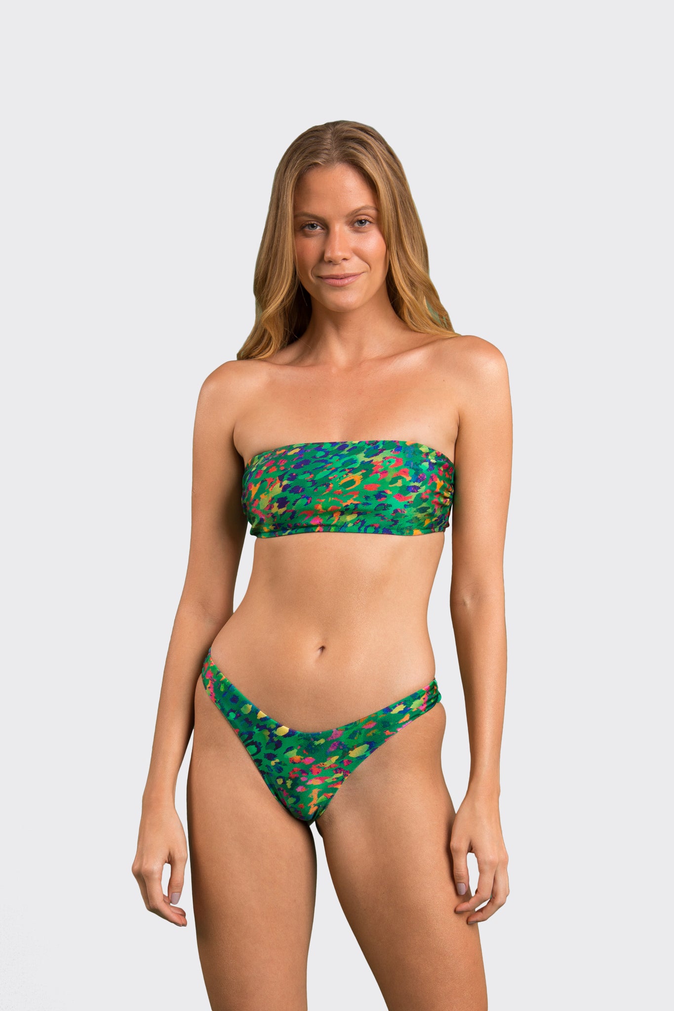 Model Front: Rio De Sol Top Top Wilds Bandeau-Reto