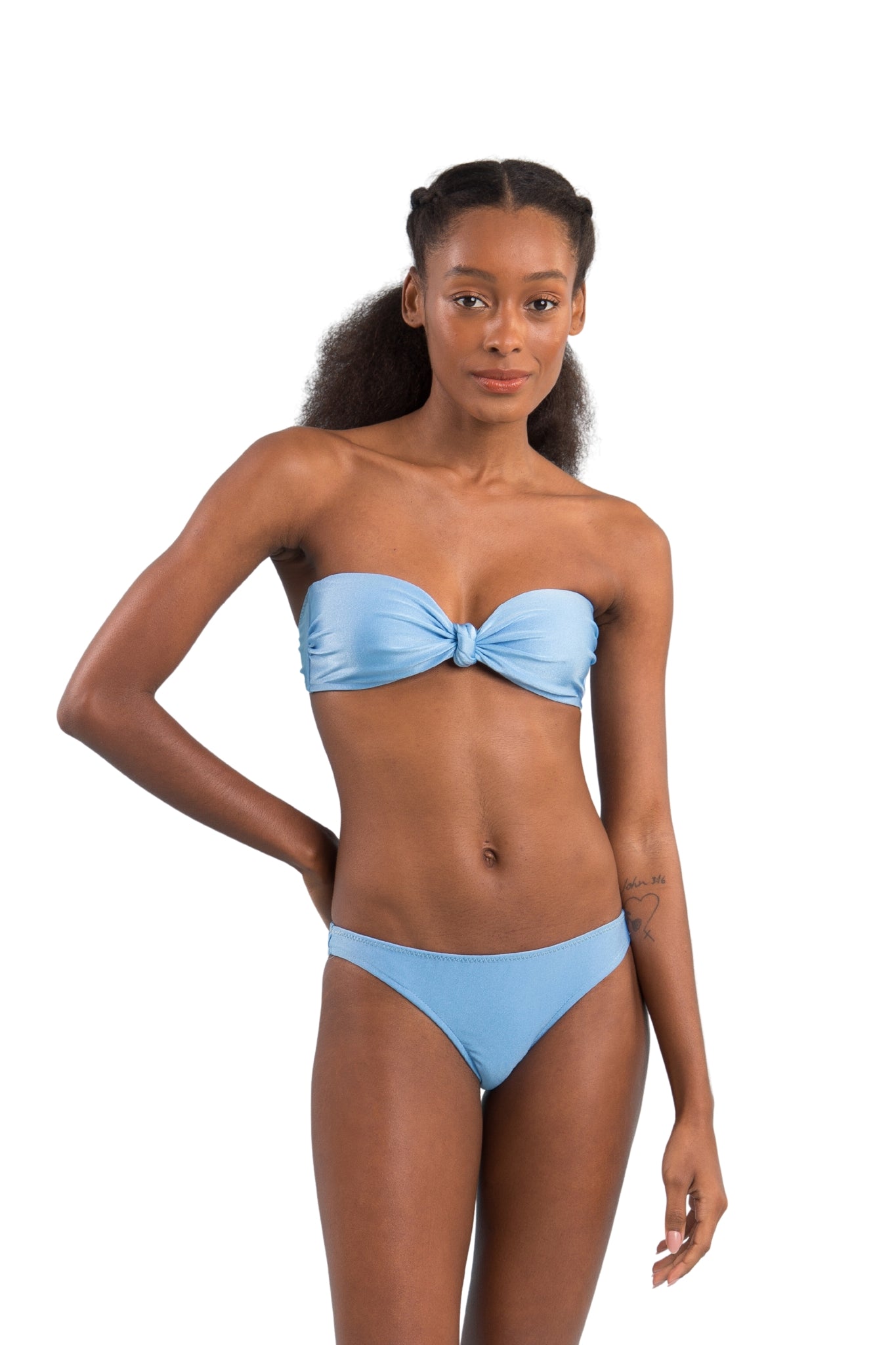 Model Front: Rio De Sol Top Top Shimmer-Baltic-Sea Bandeau-Joy