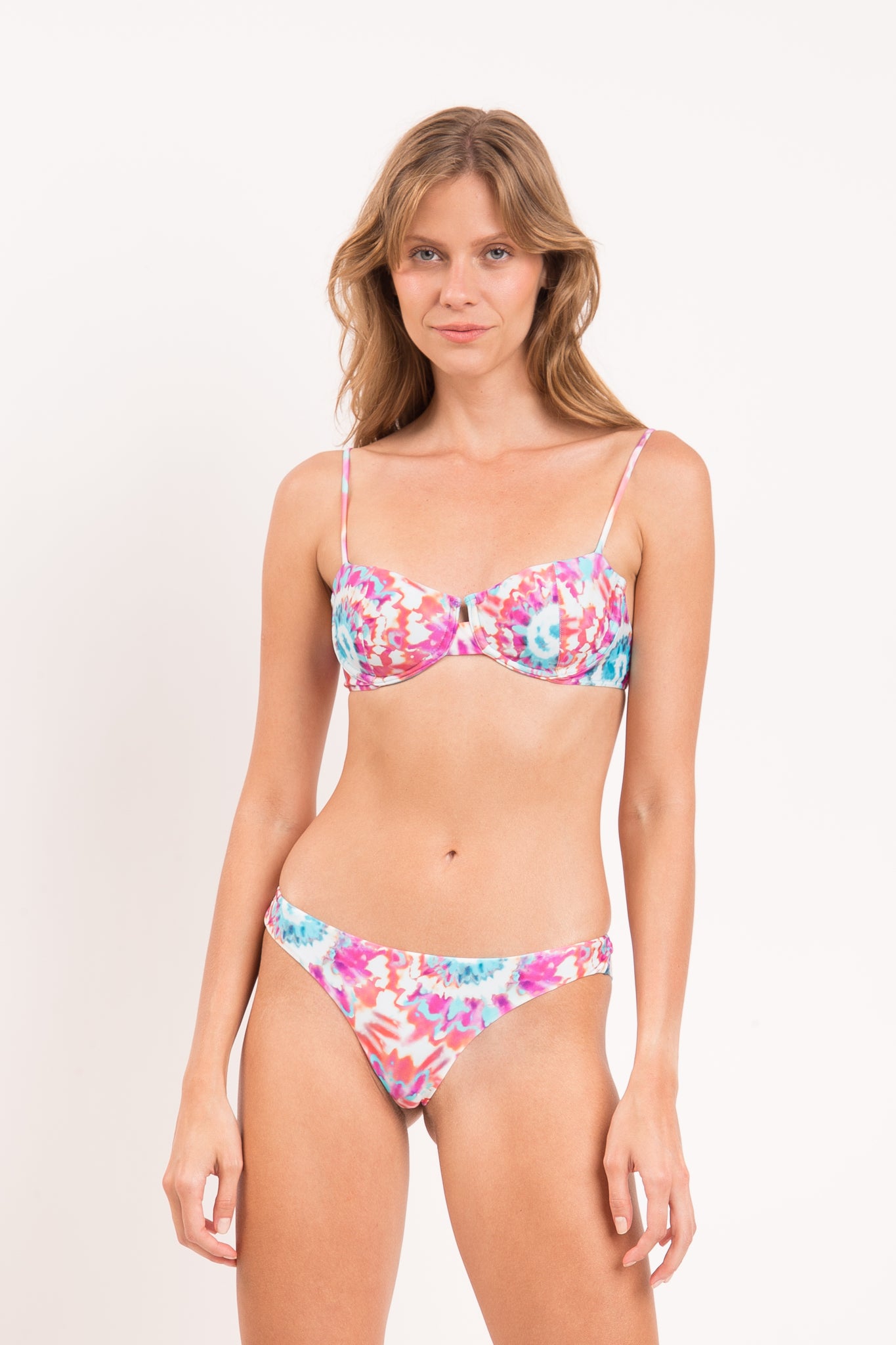 Model Front: Rio De Sol Top Top Splash Balconet