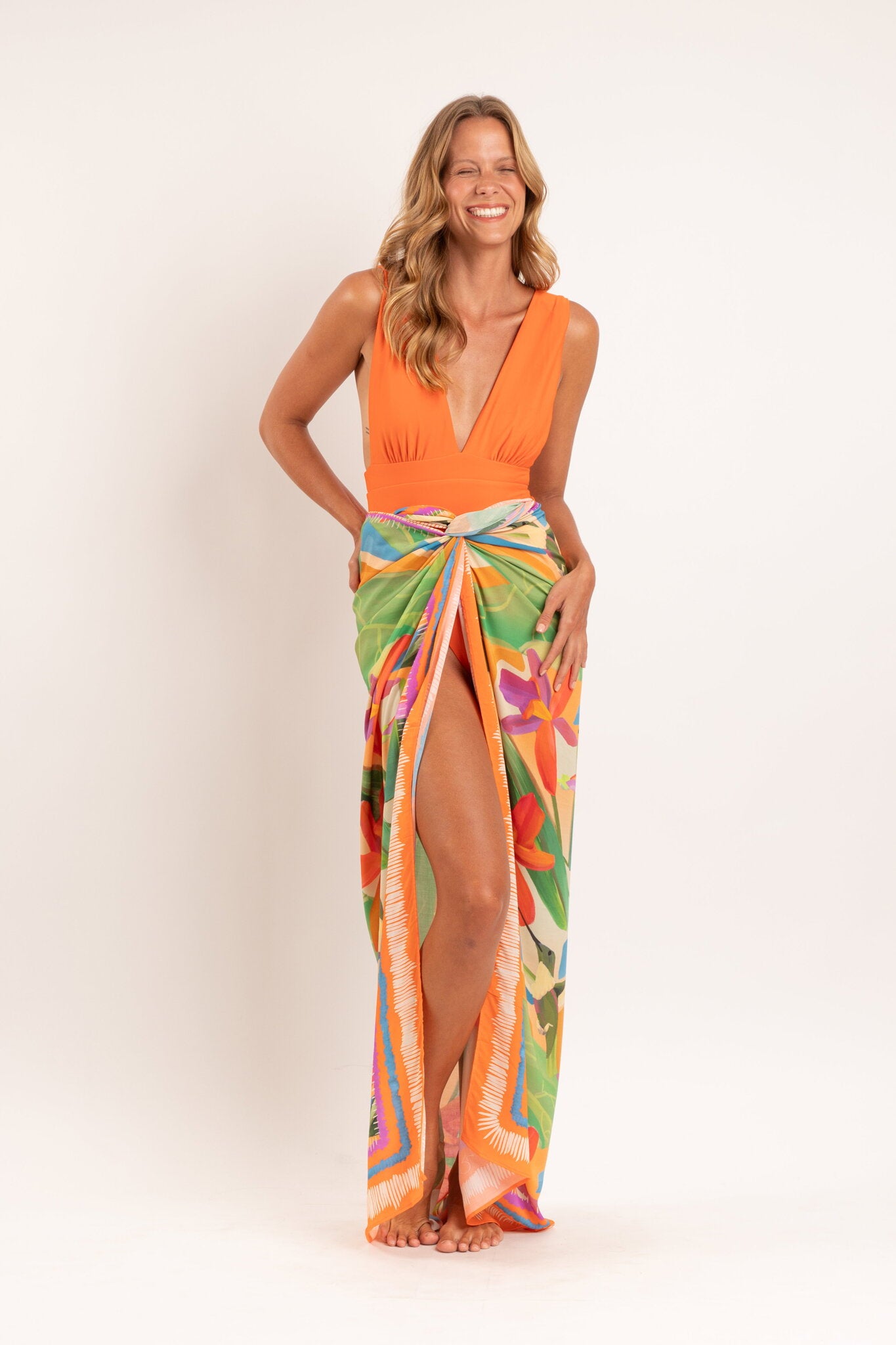 Model Front: Rio De Sol Pareo Tropical Canga