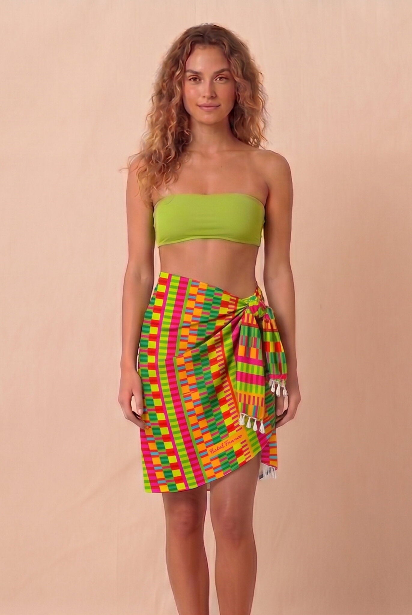 Model Front: Bali Blue Pareo Africa Rio