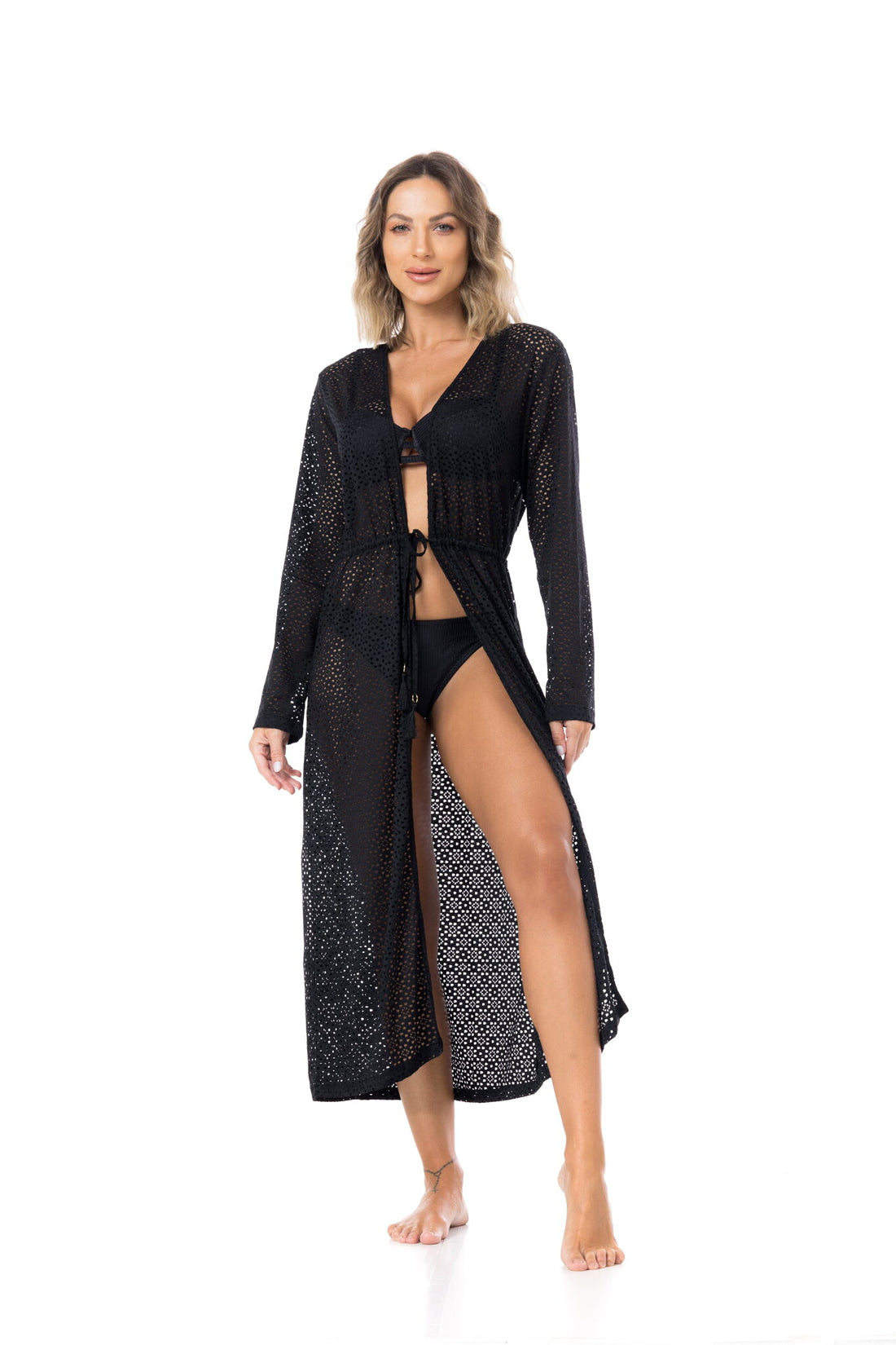 Model Front: La Playa Kaftans / Cover Ups Saida Longa Renda Preto