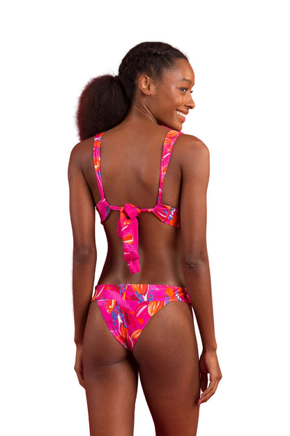 Model Back: Rio De Sol Set Set Flavors Halter-Marina Essential-Cos