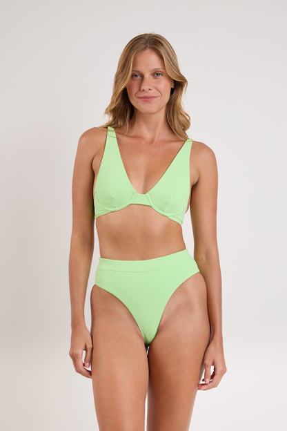 Model Front: Rio De Sol Top Top Sand-Menta Chantal