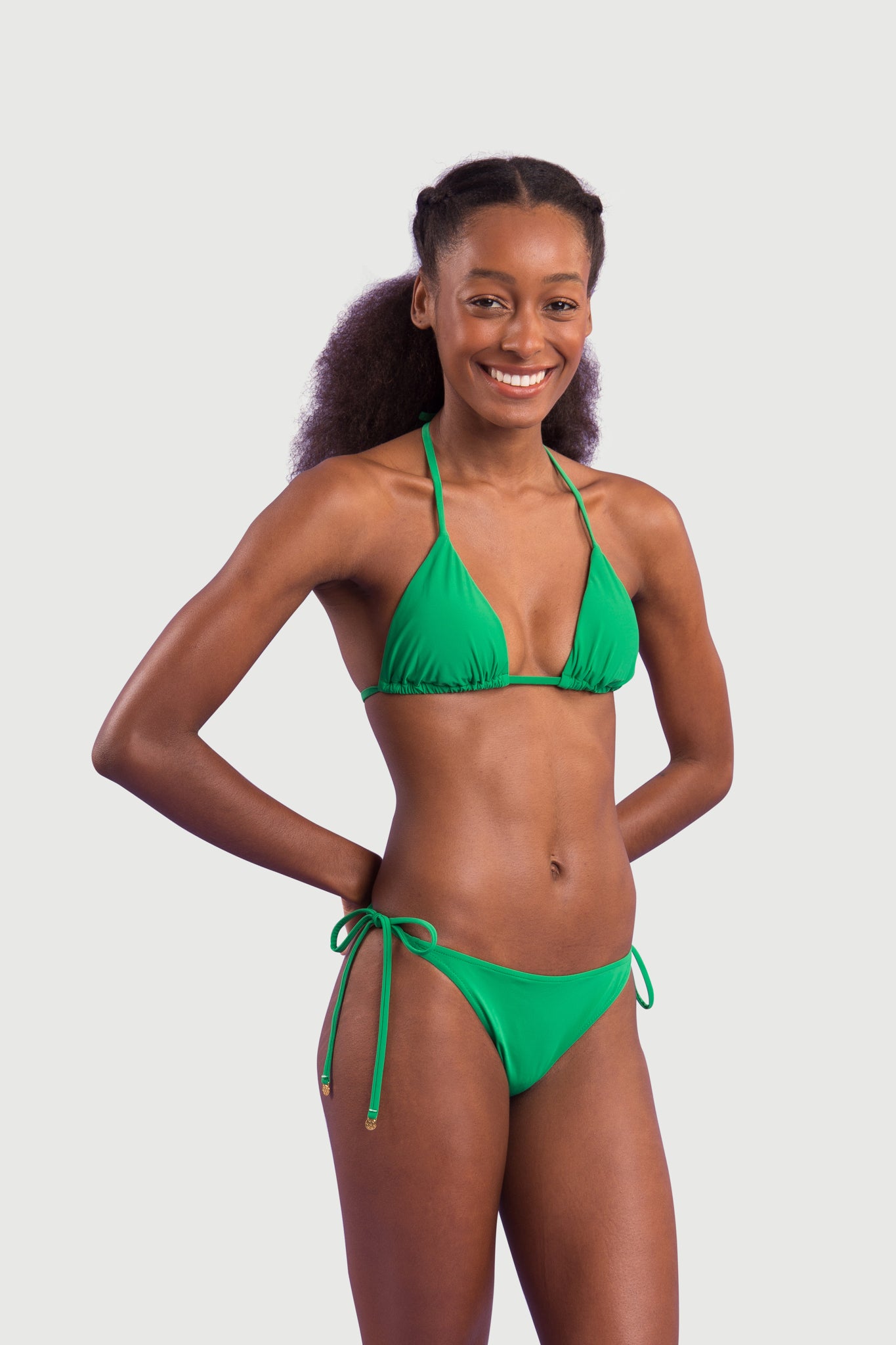 Model Front: Rio De Sol Top Top Tambourine Tri-Inv