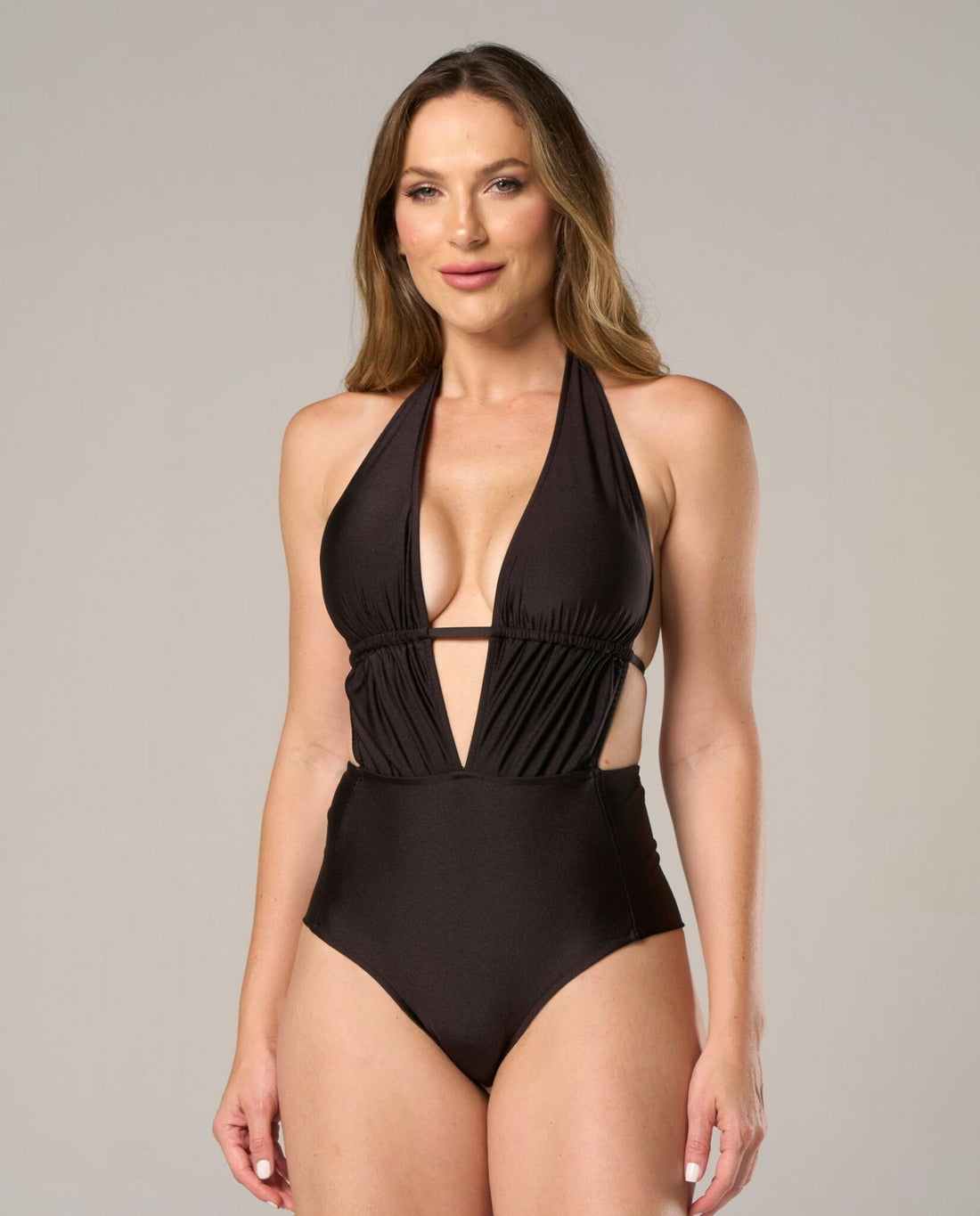 Model Front: Lua Morena One-Piece Maio Preto Alongado-Fio-Dobrado