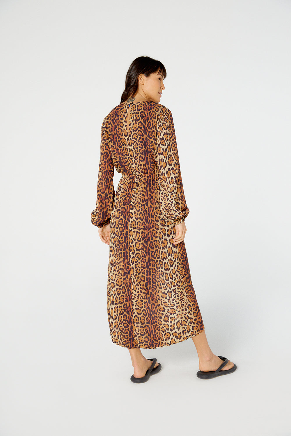 Model Back: Blueman Maxi Dresses Vestido Midi Manga Vivian Pintada