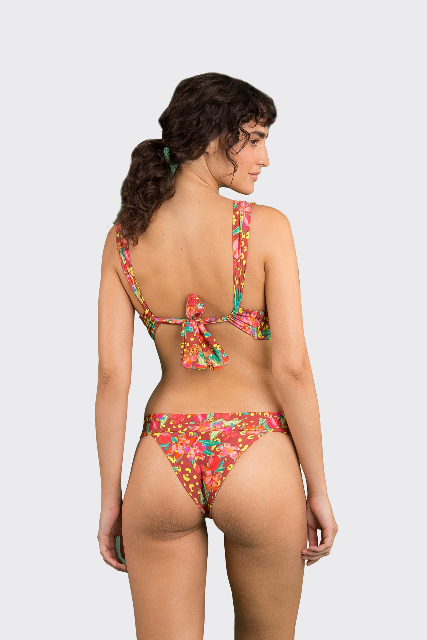 Model Back: Rio De Sol Top Top Tropics Halter-Marina