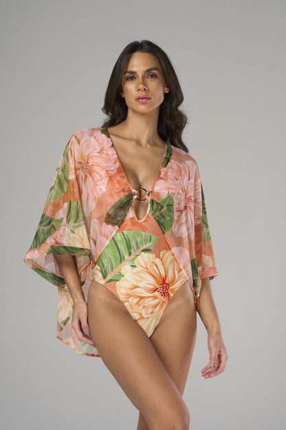 Model Front: Lua Morena One-Piece Maio Rosa-Silvestre Capa