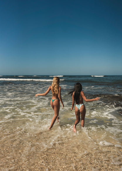 Image 06: Wednesday In Hawaii By Rio De Sol Bottom Bottom Valley Isla