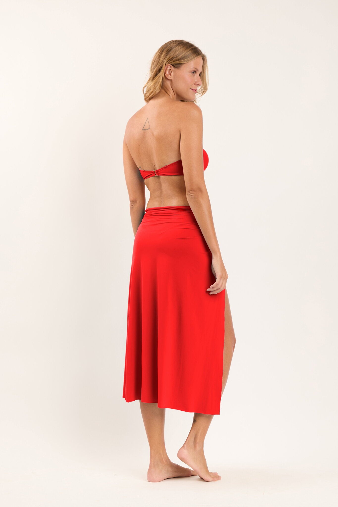 Model Back: Rio De Sol Beach Skirt Rouge Long-Skirt-Knot