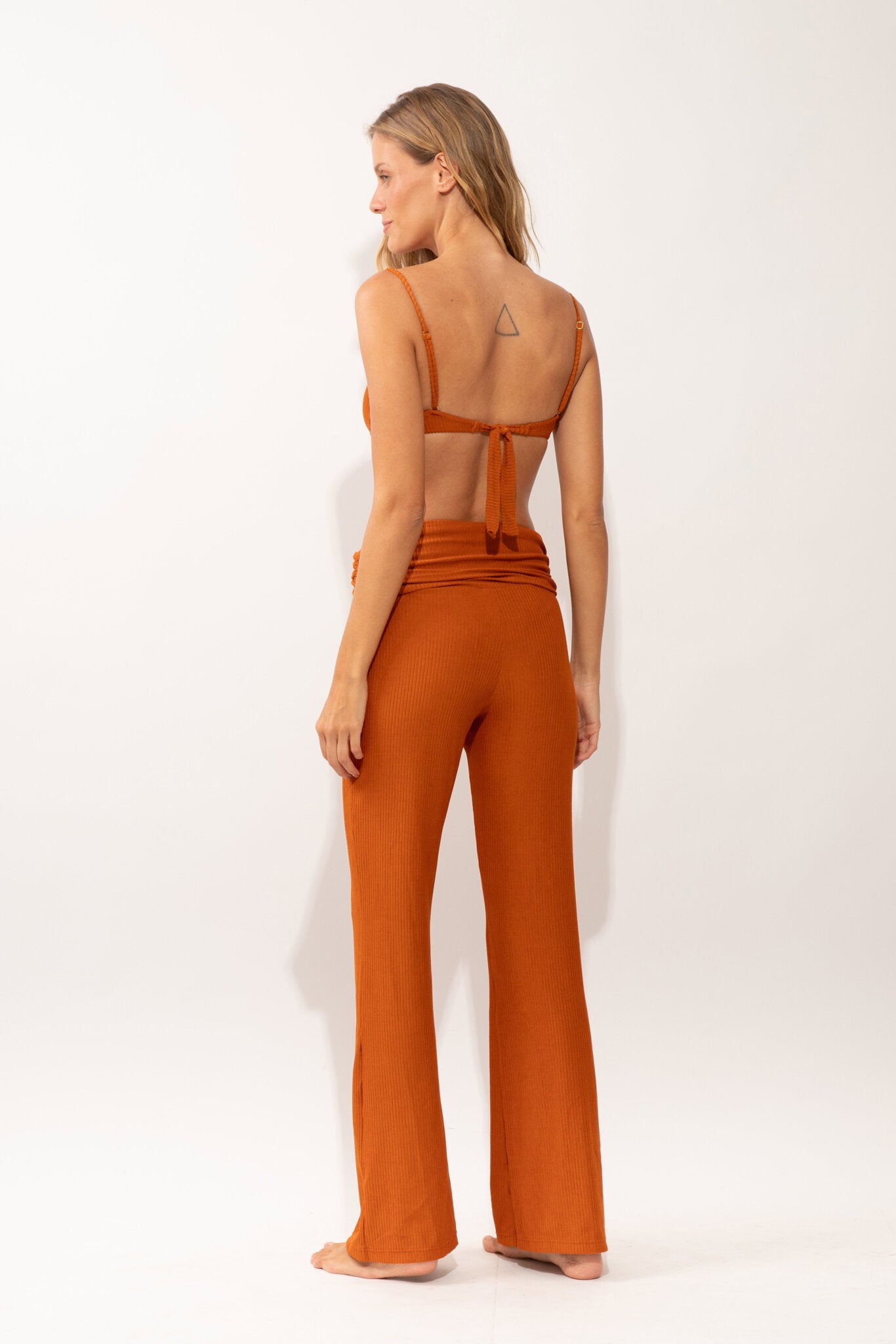 Model Back: Rio De Sol Beach Trousers Ferrugo Murana Pants