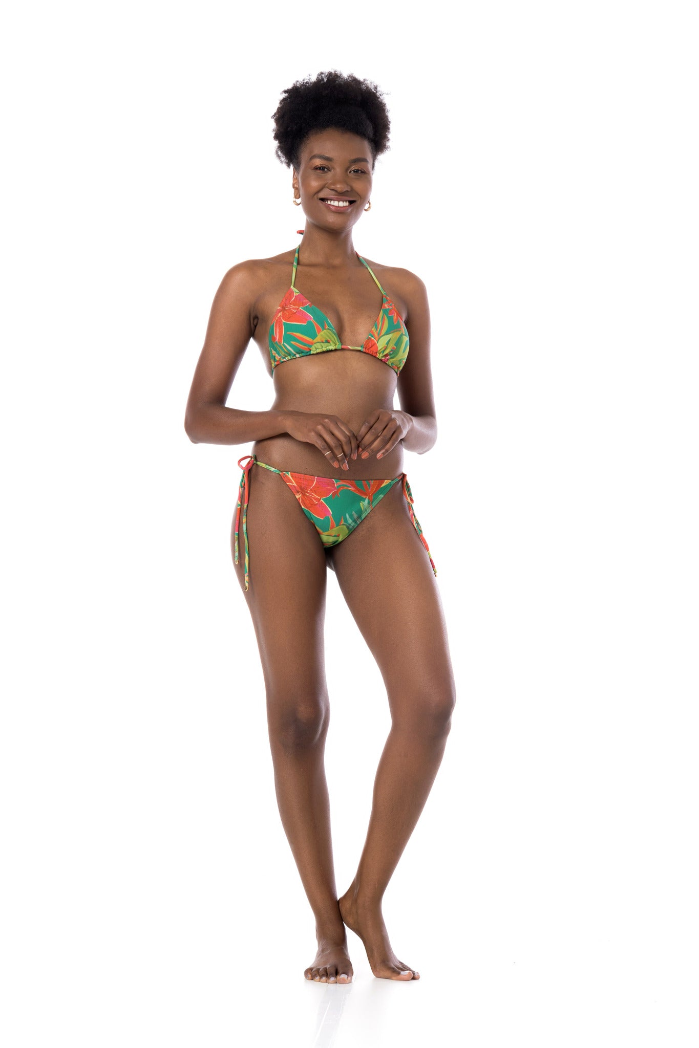 Model Front: La Playa Bottom Bottom Cortininha String Lirio