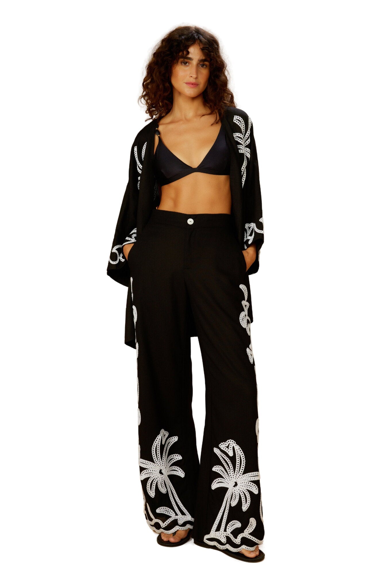 Image 03: Blueman Kaftans / Cover Ups Kimono Barrado Preto