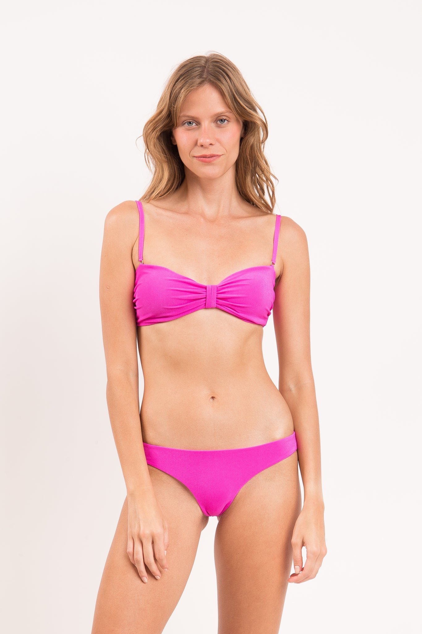 Model Front: Rio De Sol Top Top Malibu-Rosa Bandeau-Duo
