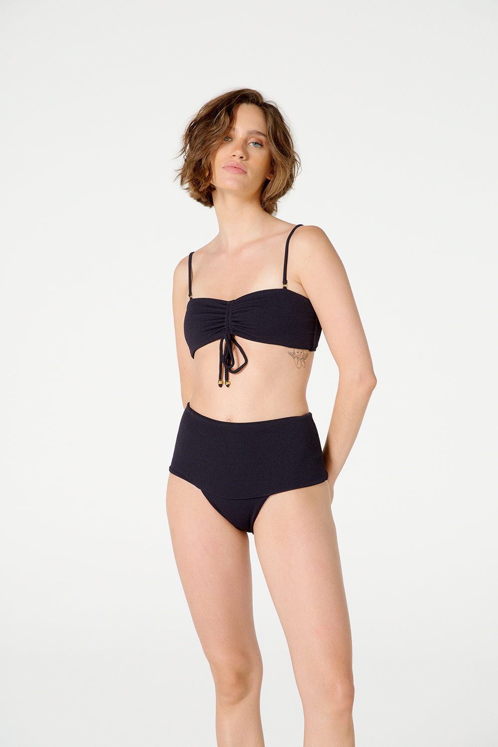 Model Front: Blueman Bottom Bottom Gaya Buzios Crispy Preto