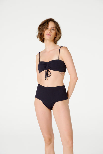 Model Front: Blueman Top Top Gaya Buzios Crispy Preto