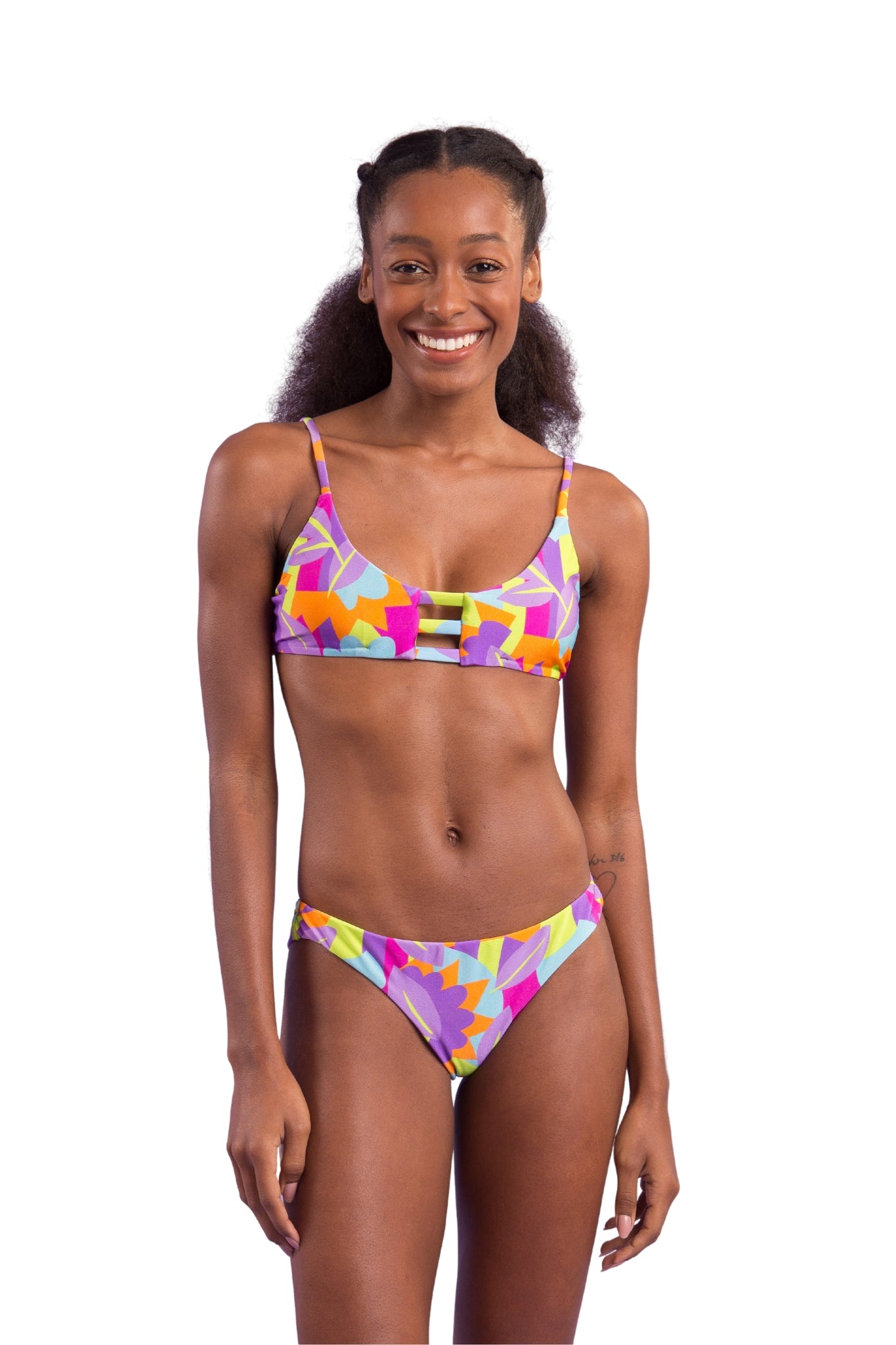 Model Front: Rio De Sol Set Set Dreams Bra-Trio Nice