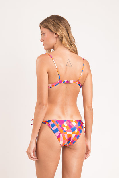 Model Back: Rio De Sol Set Set Funny Balconet-Tie Ibiza-Comfy